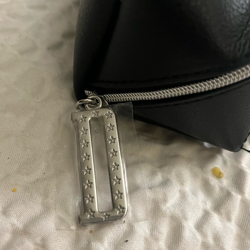 ❌SOLD❌ DIOR Bag - Picture 3 of 8